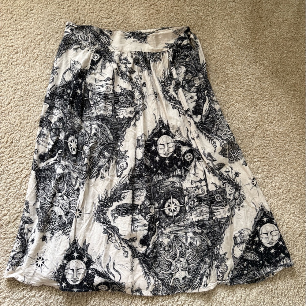 Cosmic Elegant Black and White Patterned Skirt